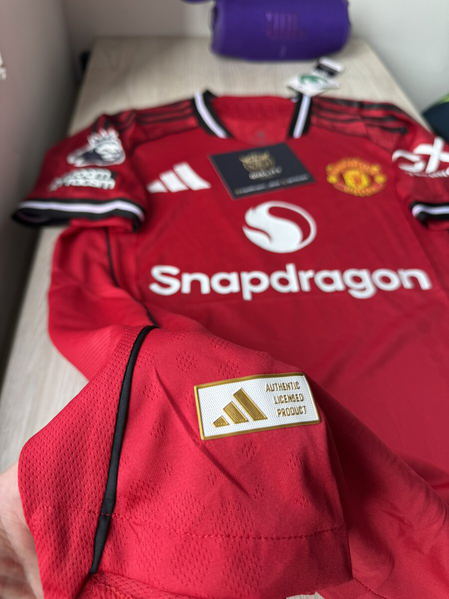 MANCHESTER UNITED LOCAL 25/26