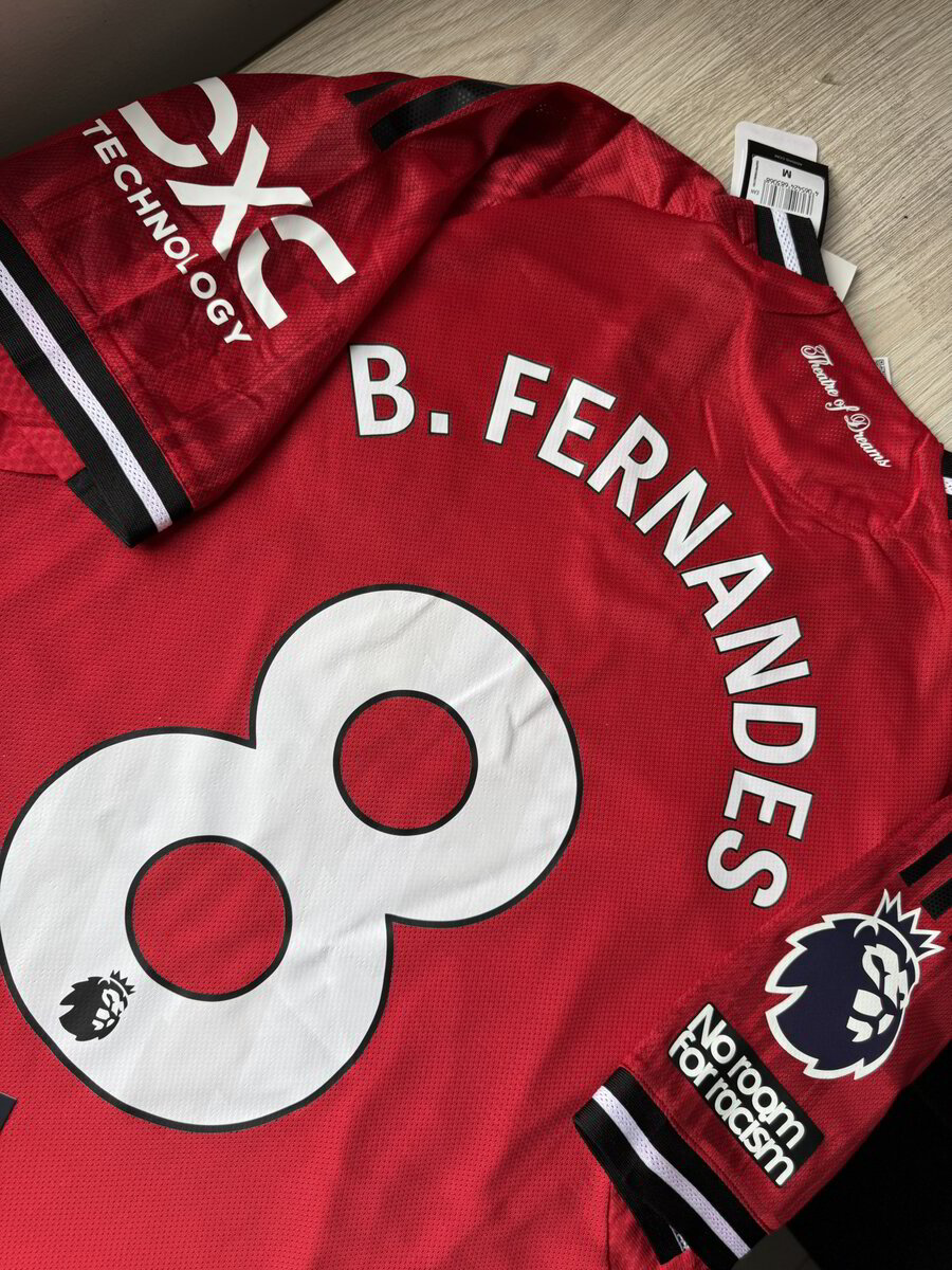 MANCHESTER UNITED LOCAL 25/26